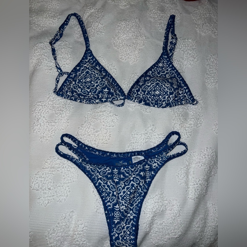 Hollister Blue and White Bikini Set